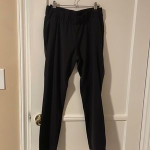 Pre-loved Lululemon on the fly pants.